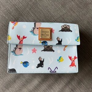 New, never used Out to Sea Dooney & Bourke crossbody